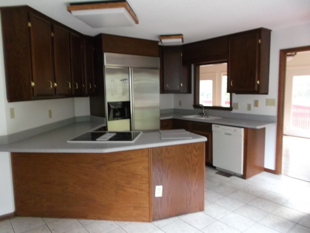 3004 Stonehenge Ct - Photo 5 of 16