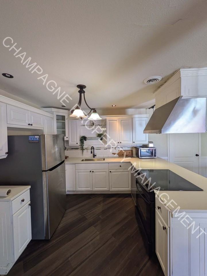 6409 E 110th St - Photo 4 of 23