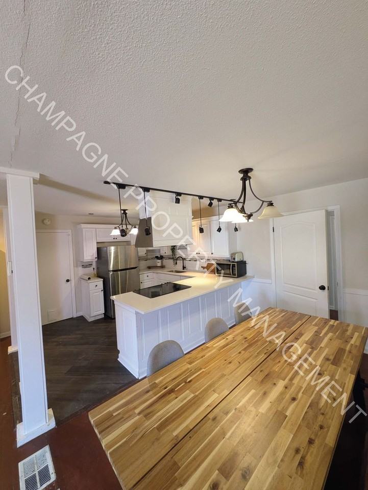 6409 E 110th St - Photo 6 of 23