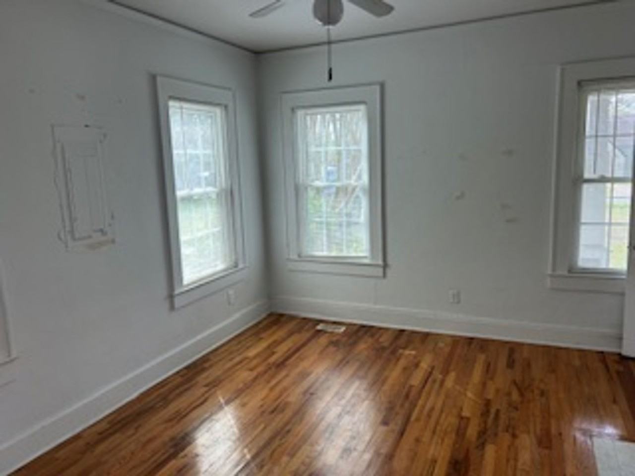 648 E College Ave - Photo 3 of 9