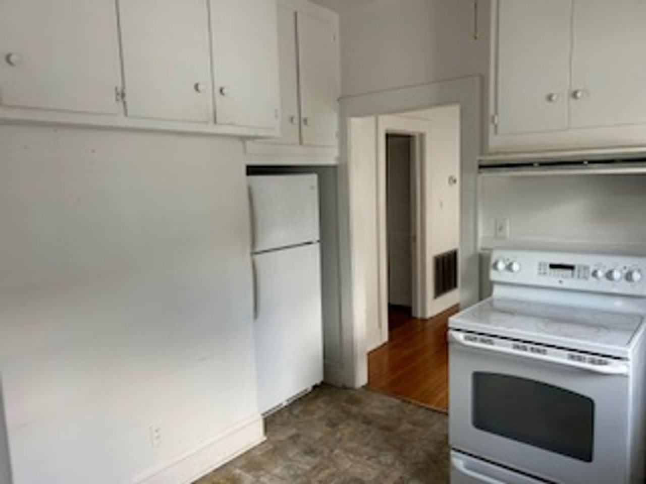 648 E College Ave - Photo 7 of 9