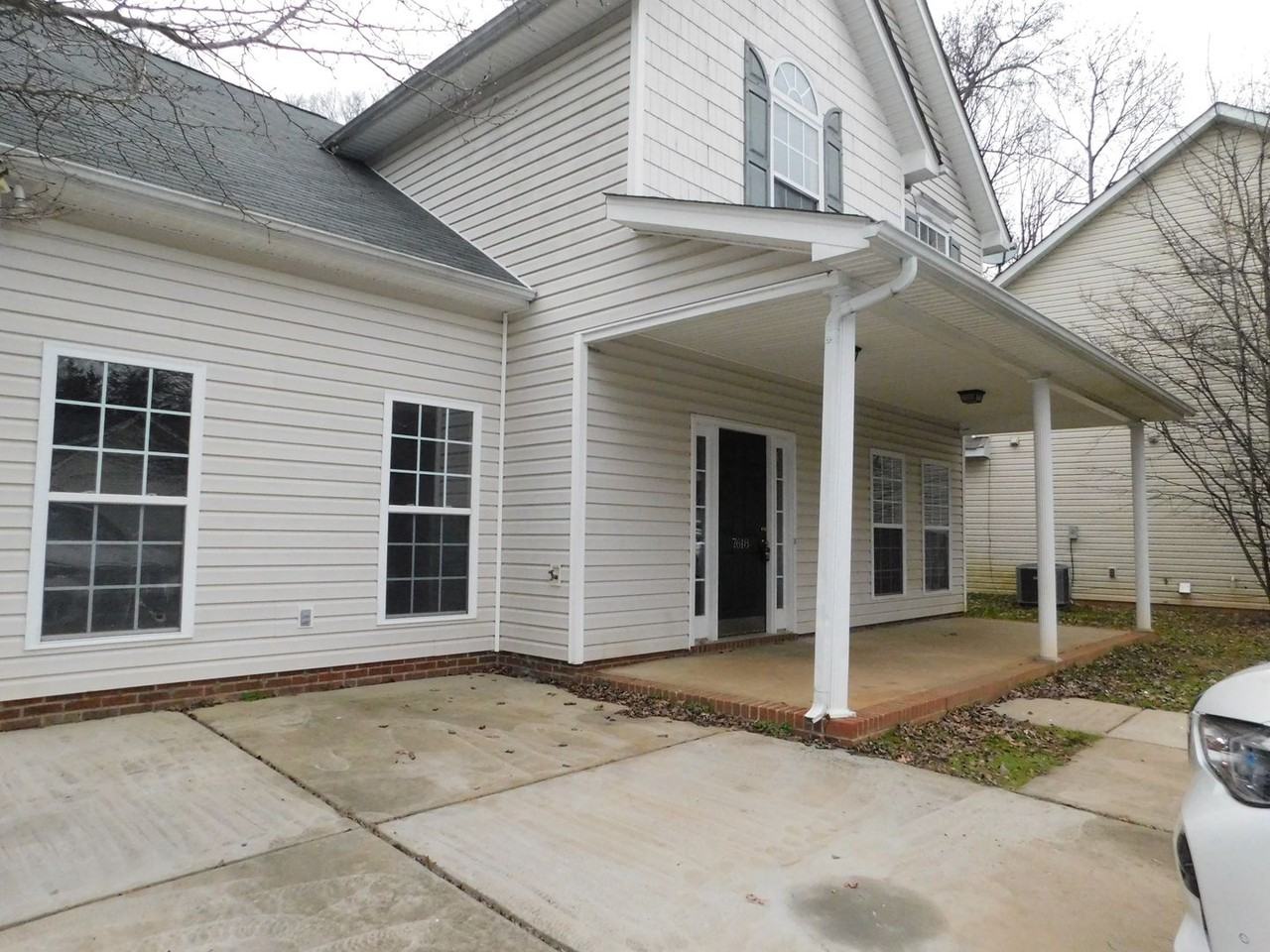 7618 Fallow Ln - Photo 2 of 23