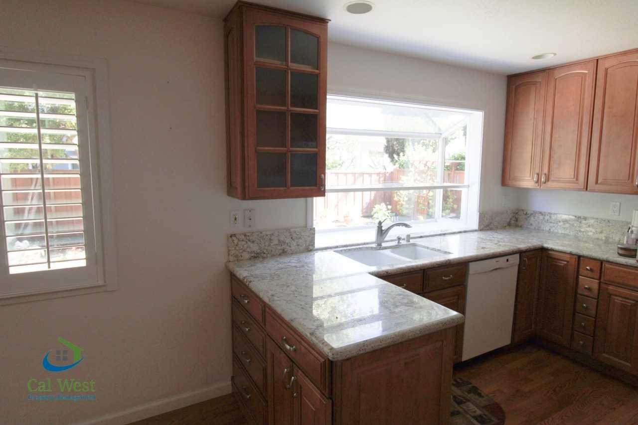 554 Churchill Park Dr - Photo 6 of 20