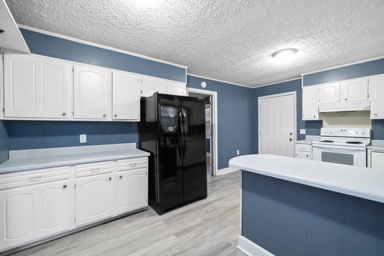 1002 Kiser Blvd - Photo 3 of 44