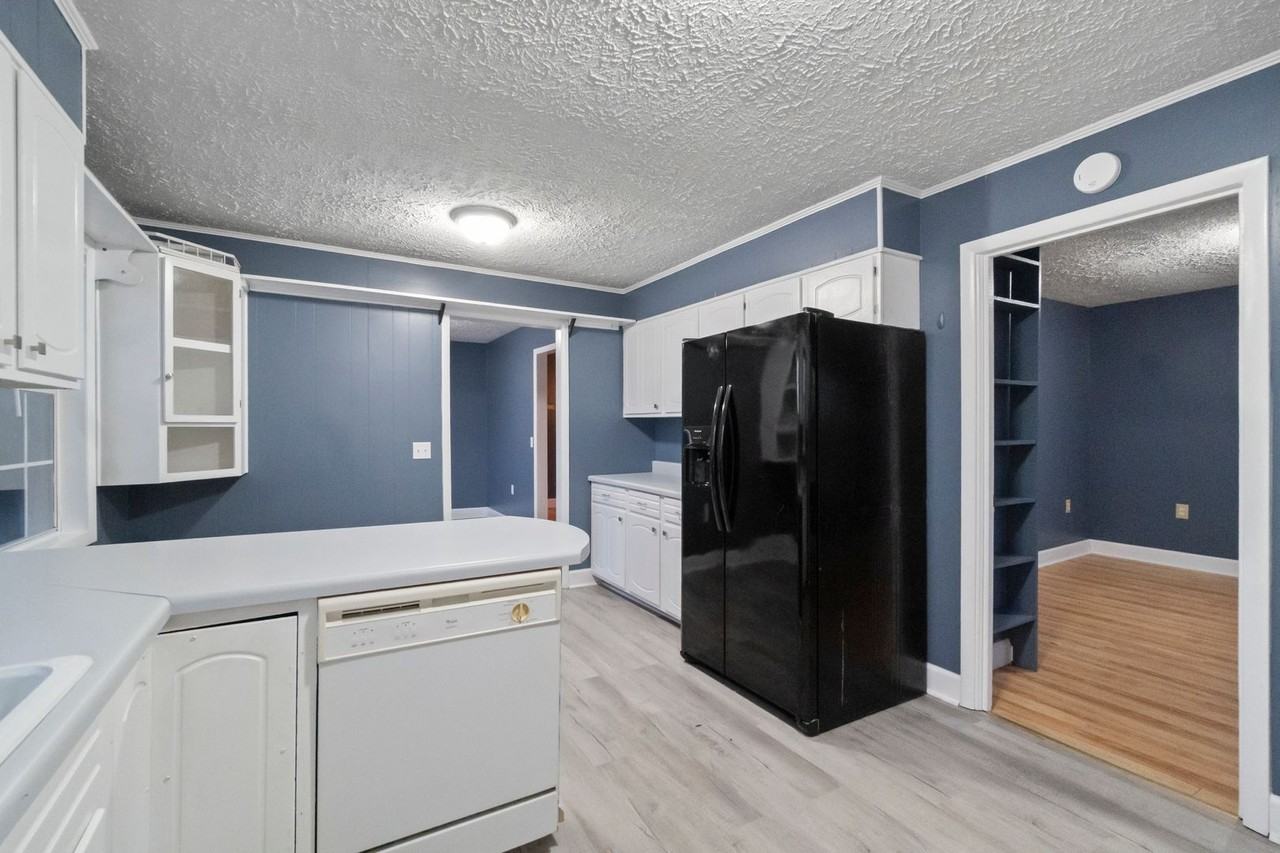 1002 Kiser Blvd - Photo 6 of 44