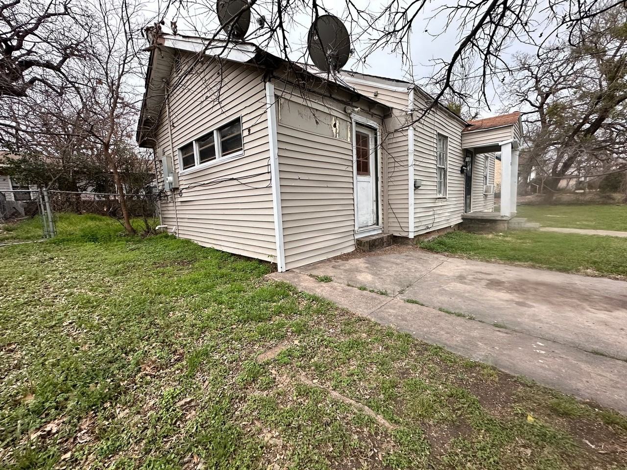 210 N 10th St - Photo 3 of 21