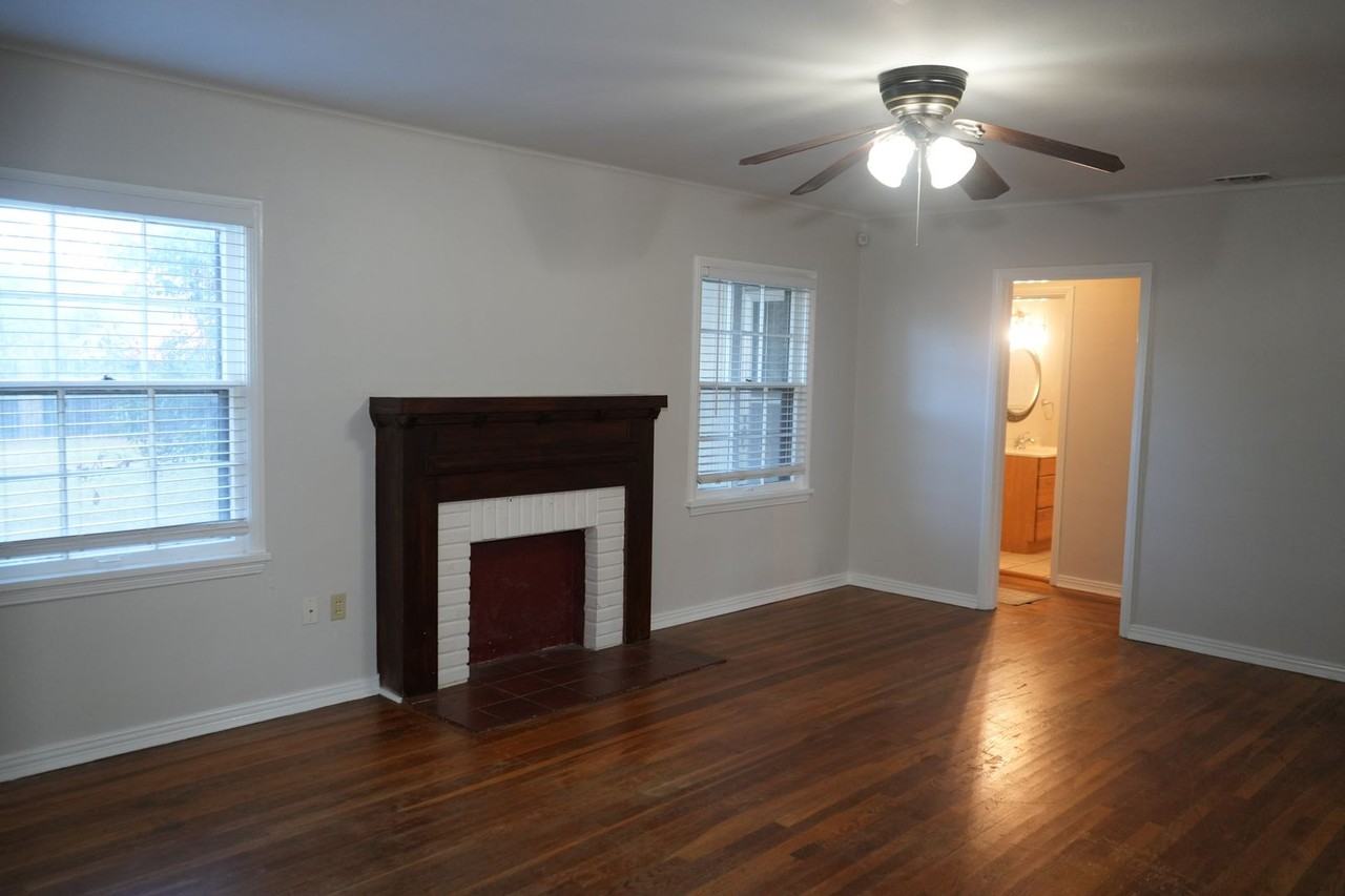 2314 29th St - Photo 2 of 11