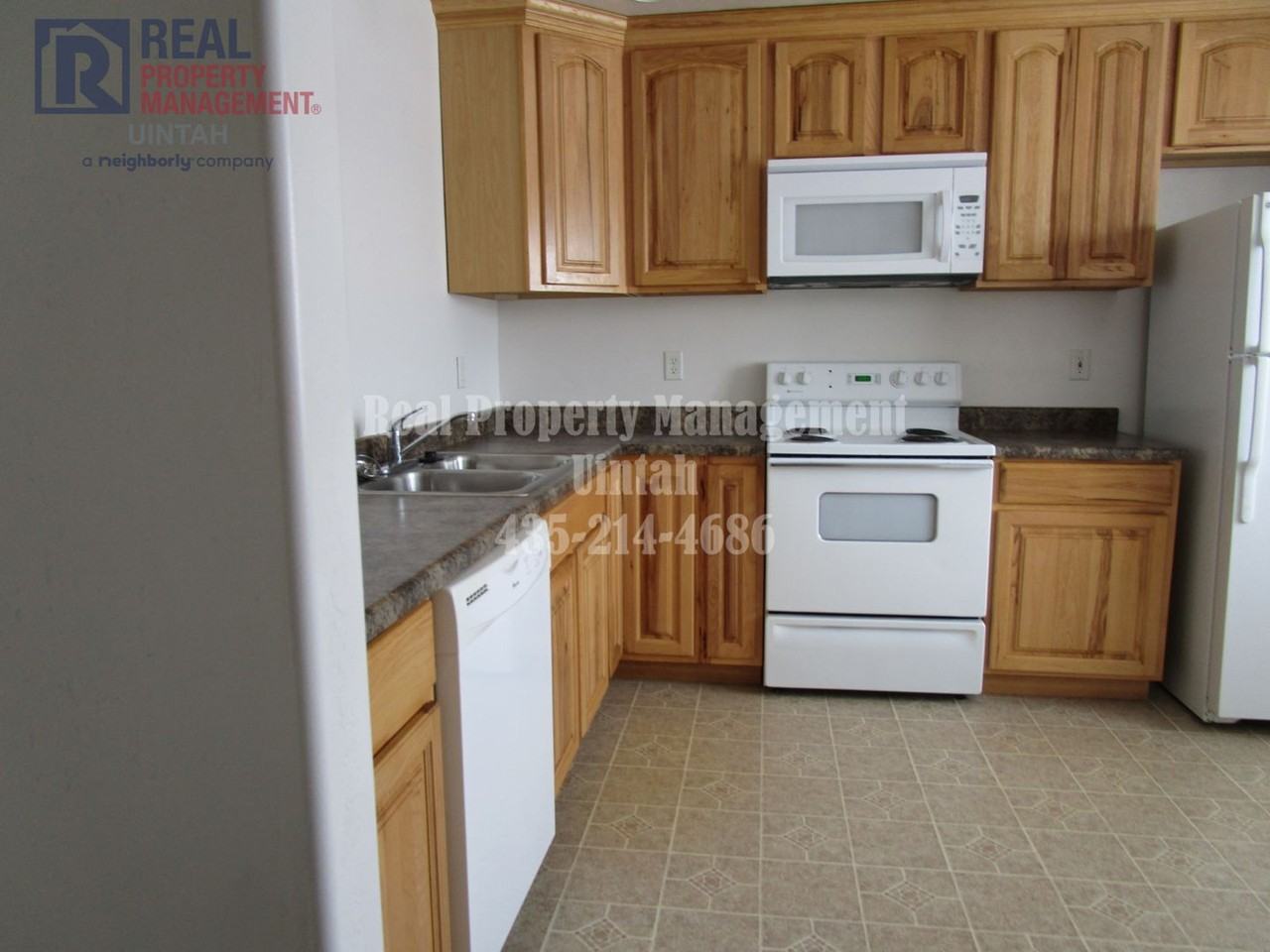 359 E 1220 S - Photo 4 of 9