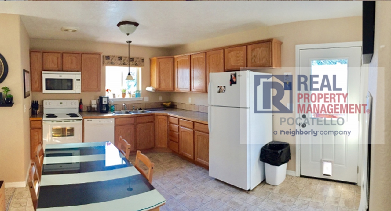 535 S Johnson Ave - Photo 4 of 42