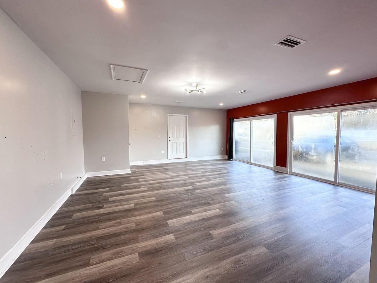 3001 Glastonbury Dr - Photo 5 of 22