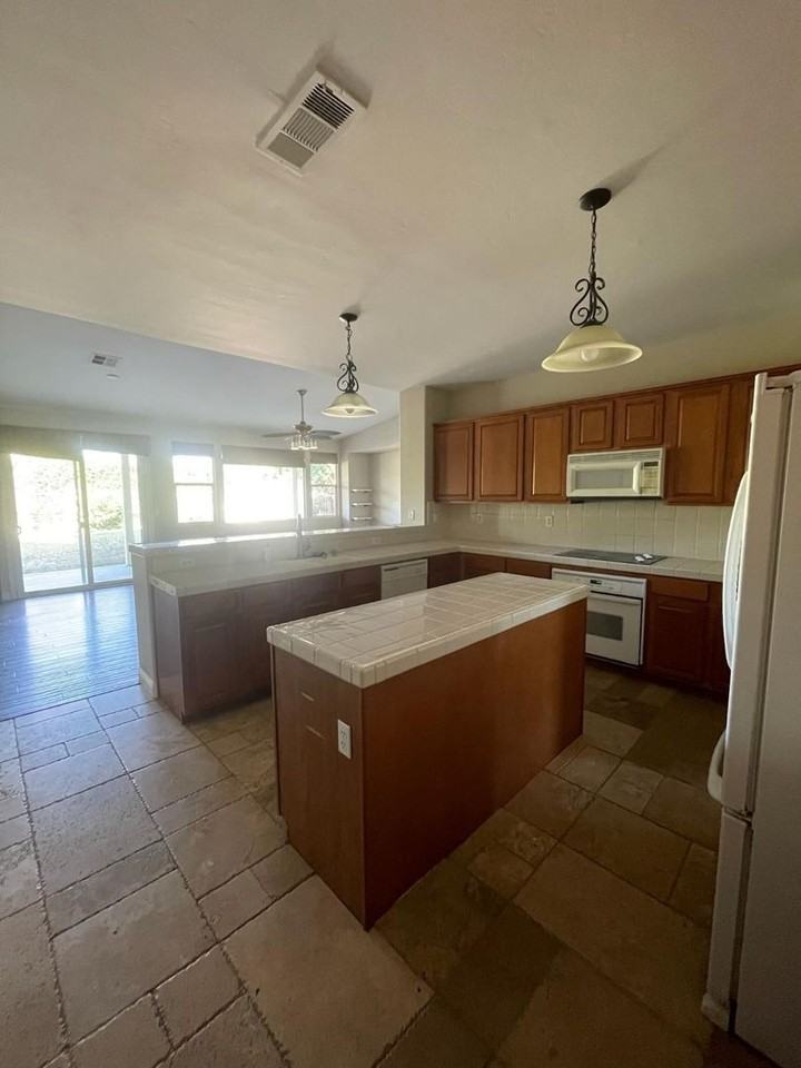 11916 Grecian Laurel Dr - Photo 3 of 20