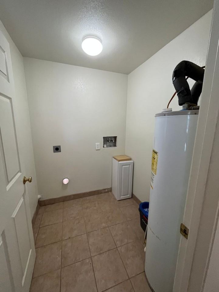 12975 Houston Ave - Photo 7 of 16