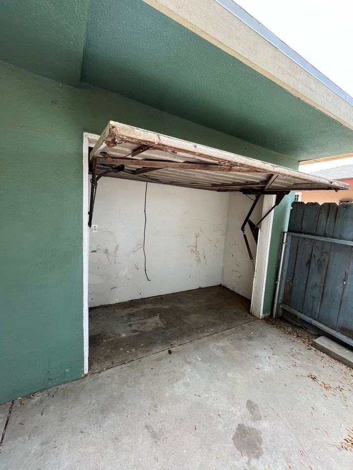 12975 Houston Ave - Photo 2 of 26