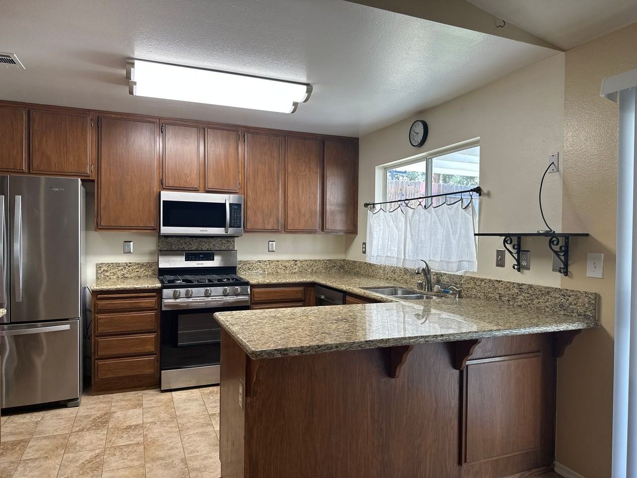 36827 Auburn Ct - Photo 4 of 13