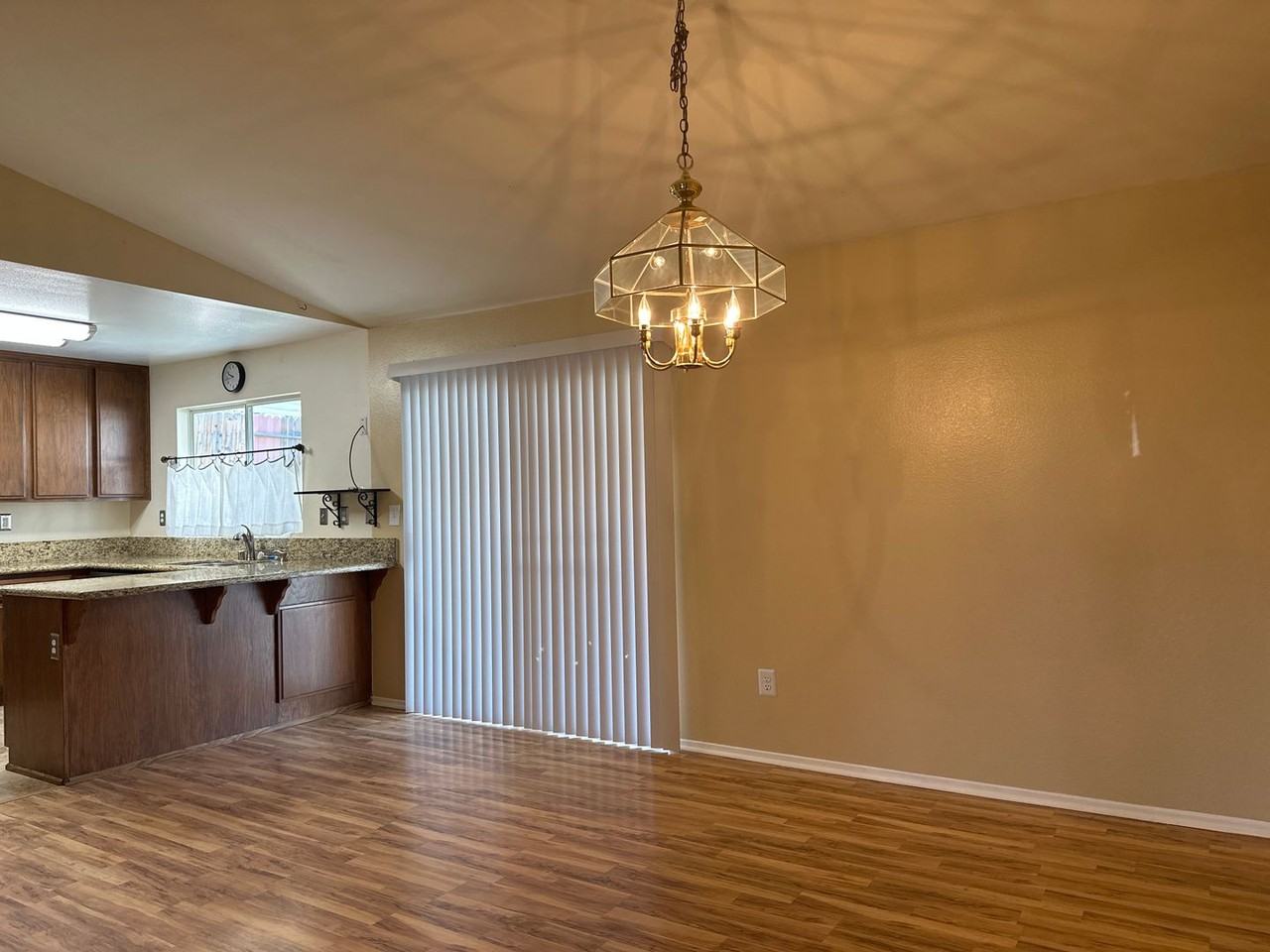 36827 Auburn Ct - Photo 5 of 13