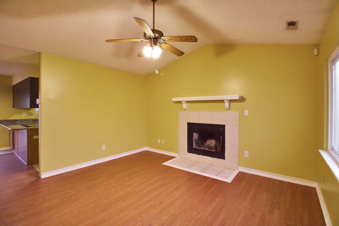 101 Kyle Dr - Photo 3 of 12