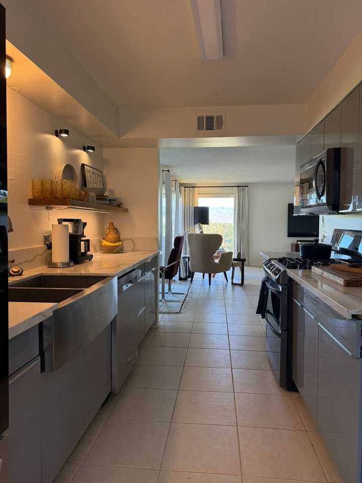 2022 Southridge Dr - Photo 7 of 31