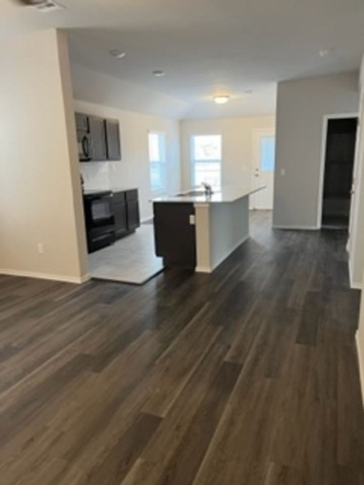 1207 Tortoise Wood Rd - Photo 4 of 14