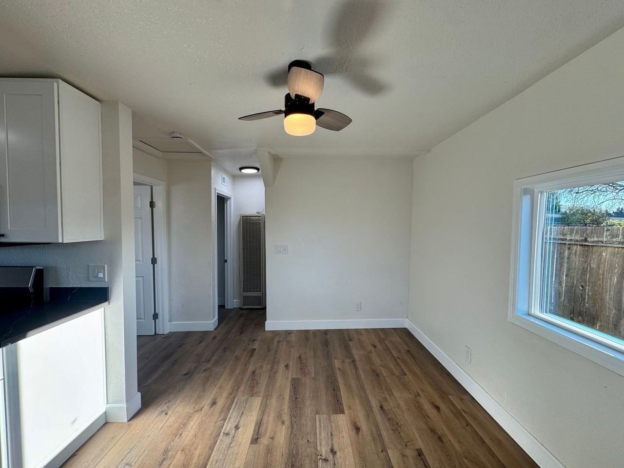 1379 Temple Ave - Photo 3 of 13