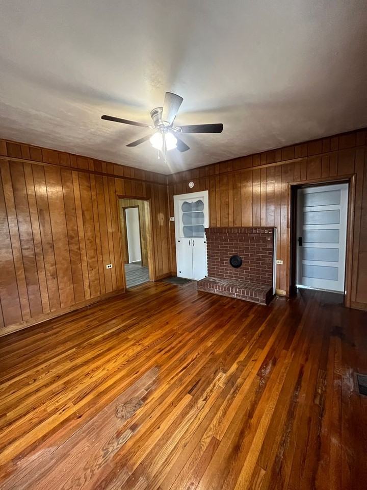 531 Green St - Photo 2 of 11