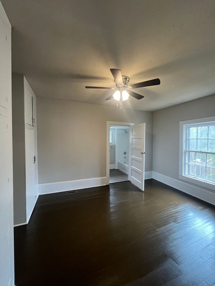 531 Green St - Photo 6 of 11