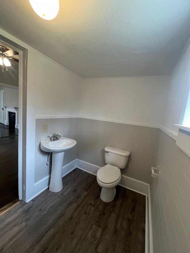 531 Green St - Photo 7 of 11