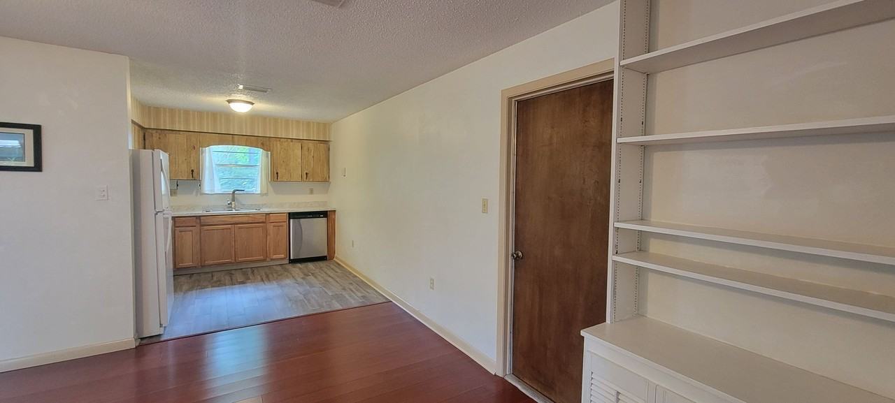 4243 Nw 20th Ter - Photo 6 of 32