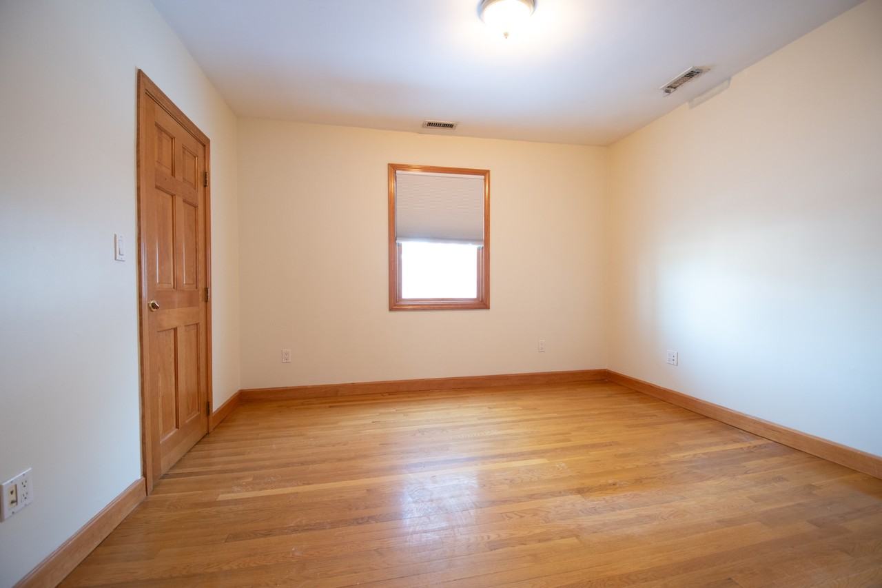 23 Greymere Rd #2 - Photo 7 of 9