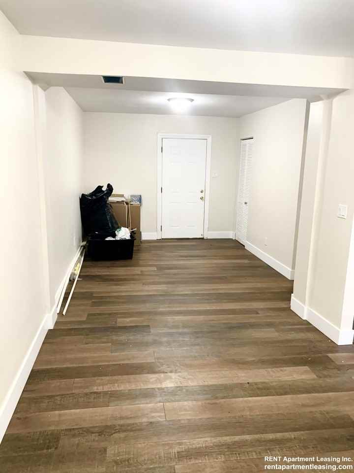 W Berwyn Ave #1 - Photo 3 of 9