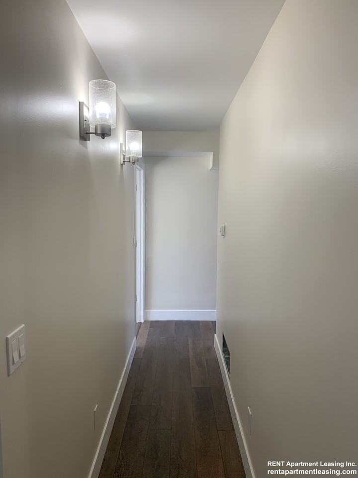 W Berwyn Ave #1 - Photo 4 of 9