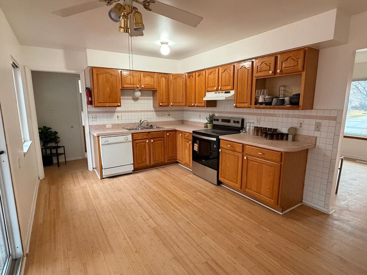 2076 Harned Dr - Photo 7 of 18