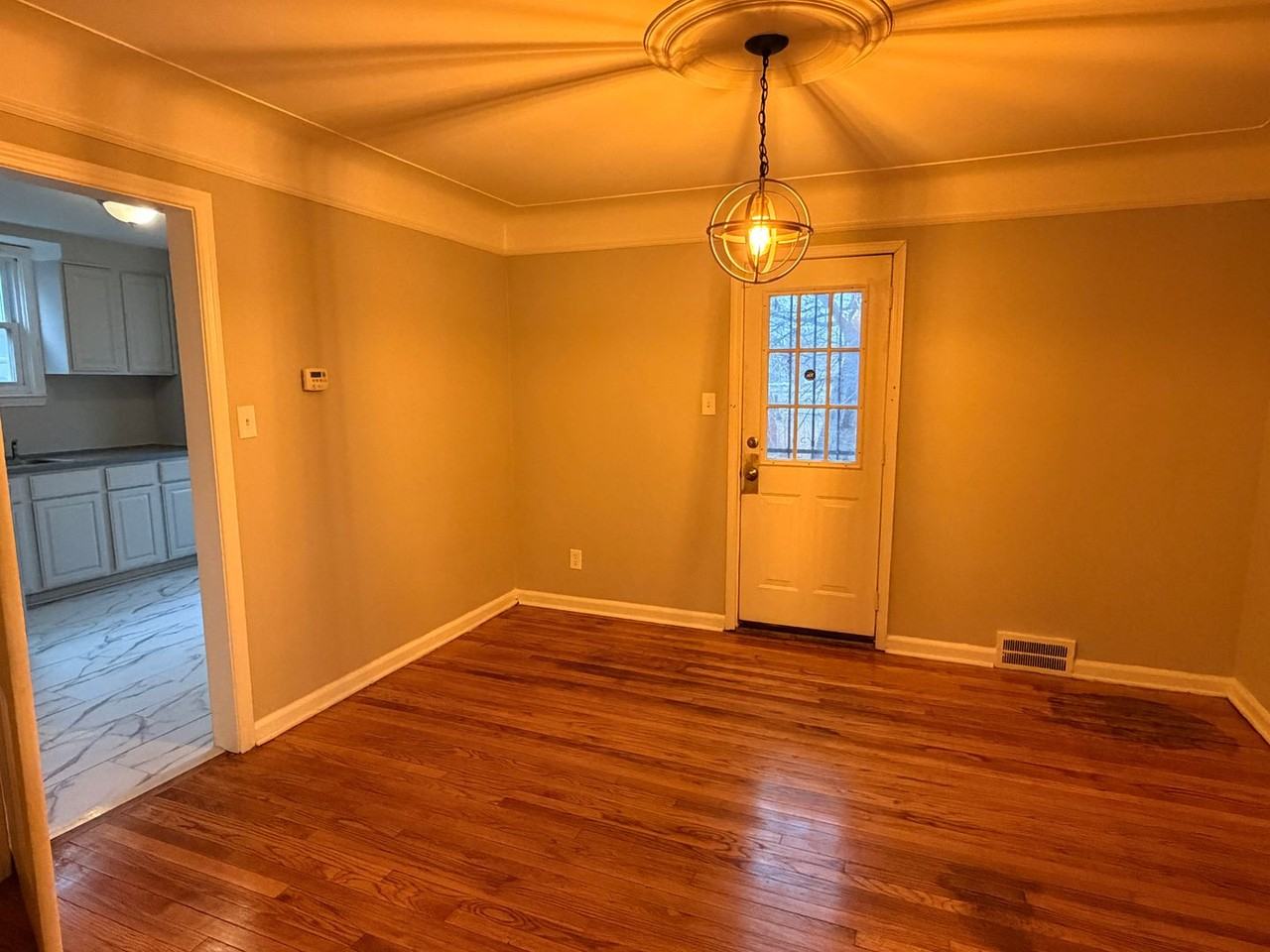 16529 Pinehurst St - Photo 4 of 10