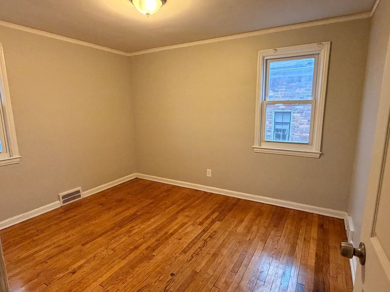 16529 Pinehurst St - Photo 5 of 10