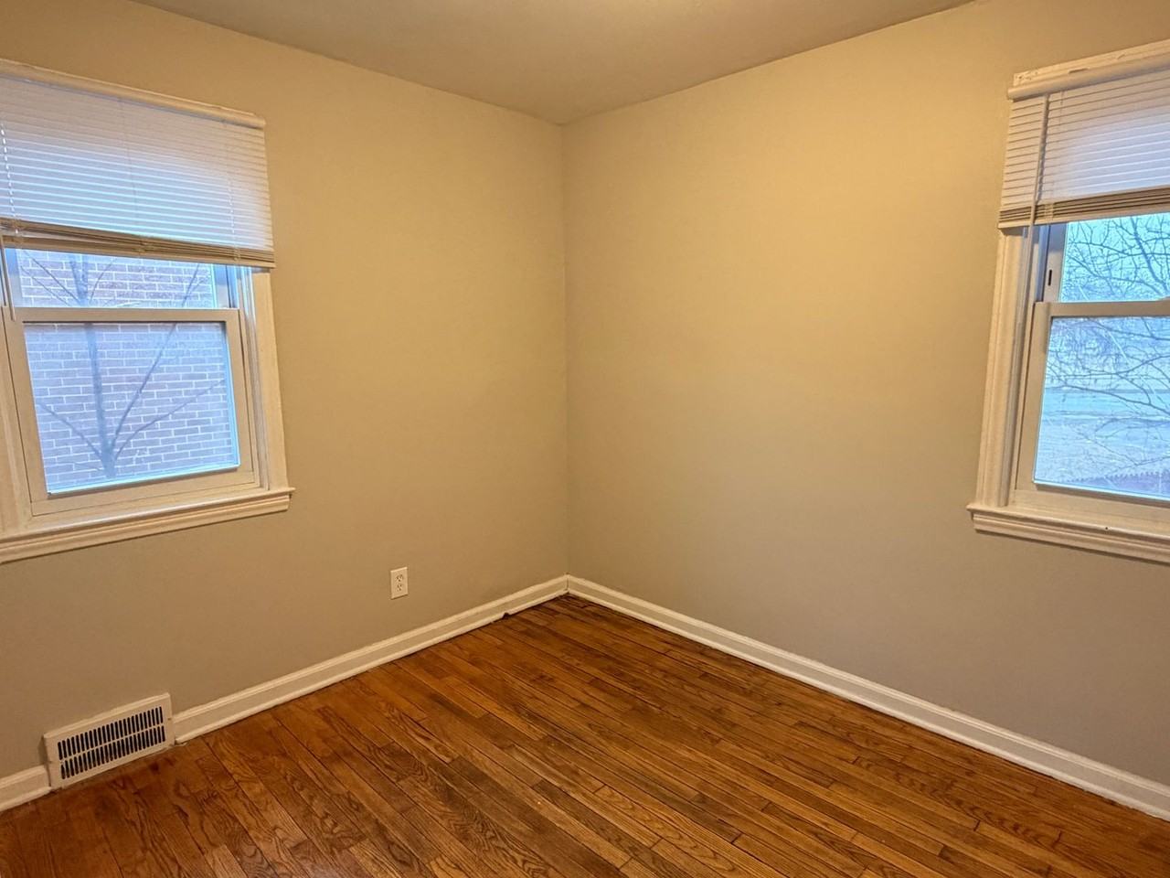 16529 Pinehurst St - Photo 6 of 10