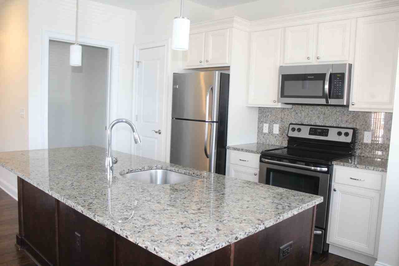 14 Hudson Apartments - Photo 2 of 7