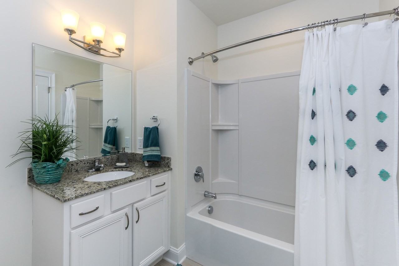 14 Hudson Apartments - Photo 4 of 7