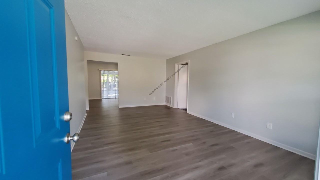 3014 King John Pl - Photo 7 of 17