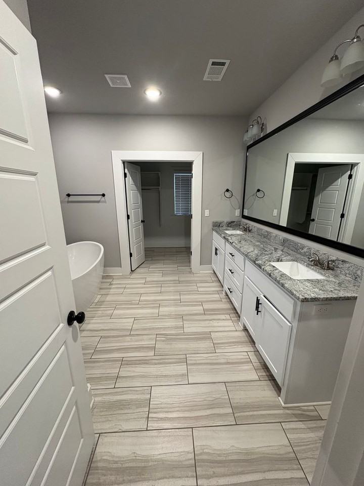 3211 Sw Warberry Ave - Photo 5 of 17