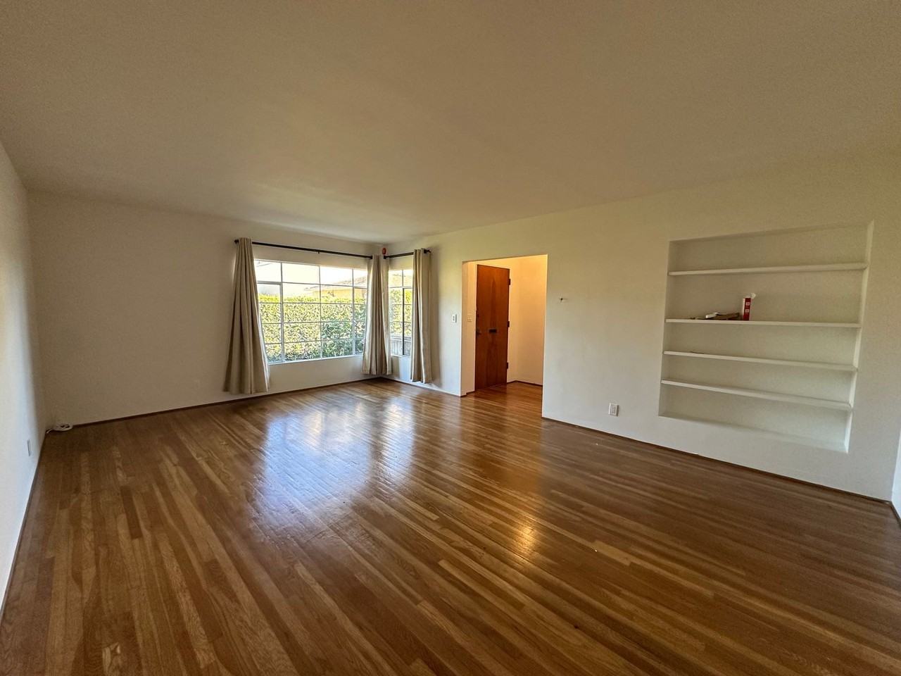 1310 Bath St - Photo 4 of 12