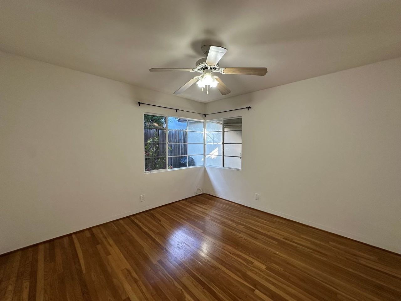 1310 Bath St - Photo 7 of 12