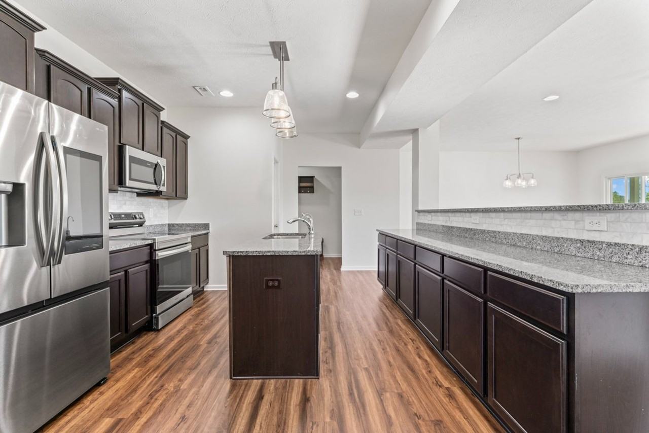 18131 Pennsy Way - Photo 5 of 39