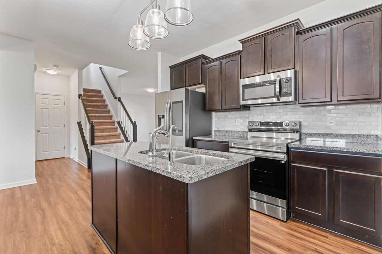 18131 Pennsy Way - Photo 6 of 39