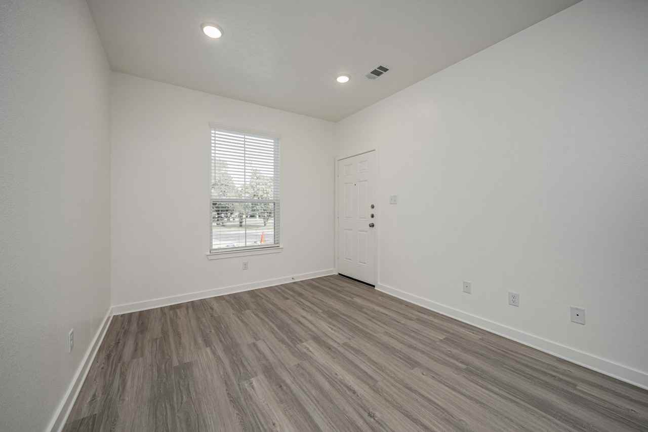 403 S Temple St #A - Photo 3 of 34