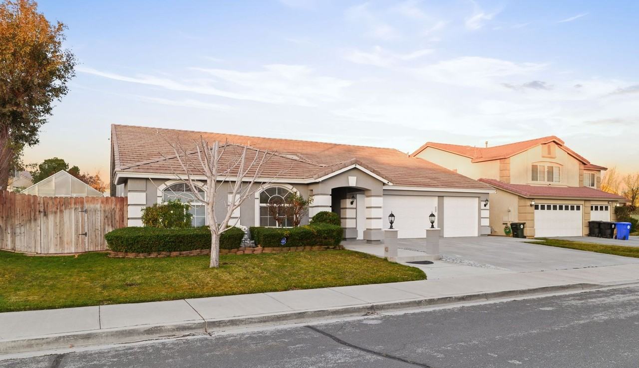 14780 Butterfly Ct - Photo 2 of 26