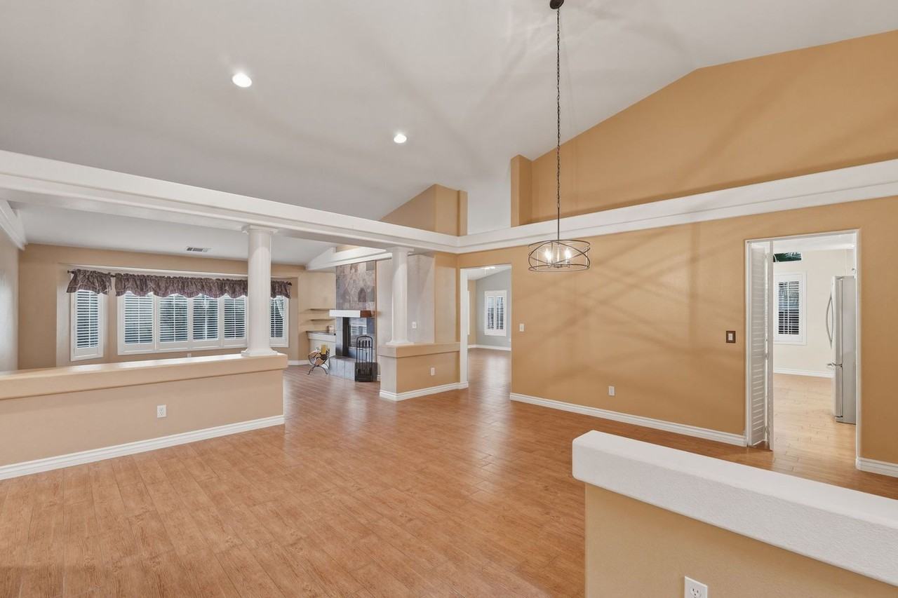 14780 Butterfly Ct - Photo 3 of 26