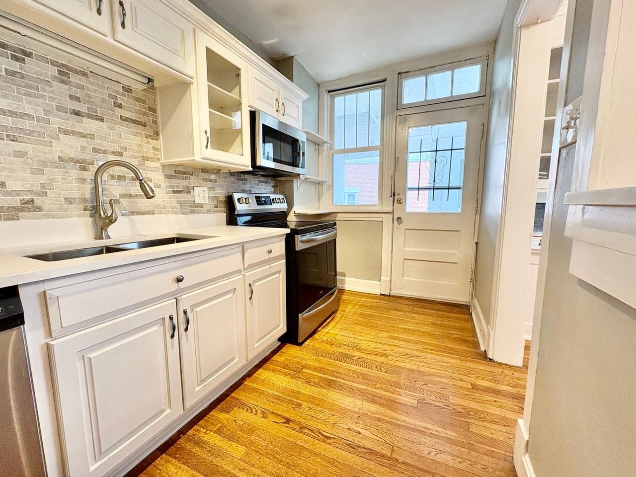 402 E 43rd St - Photo 2 of 17