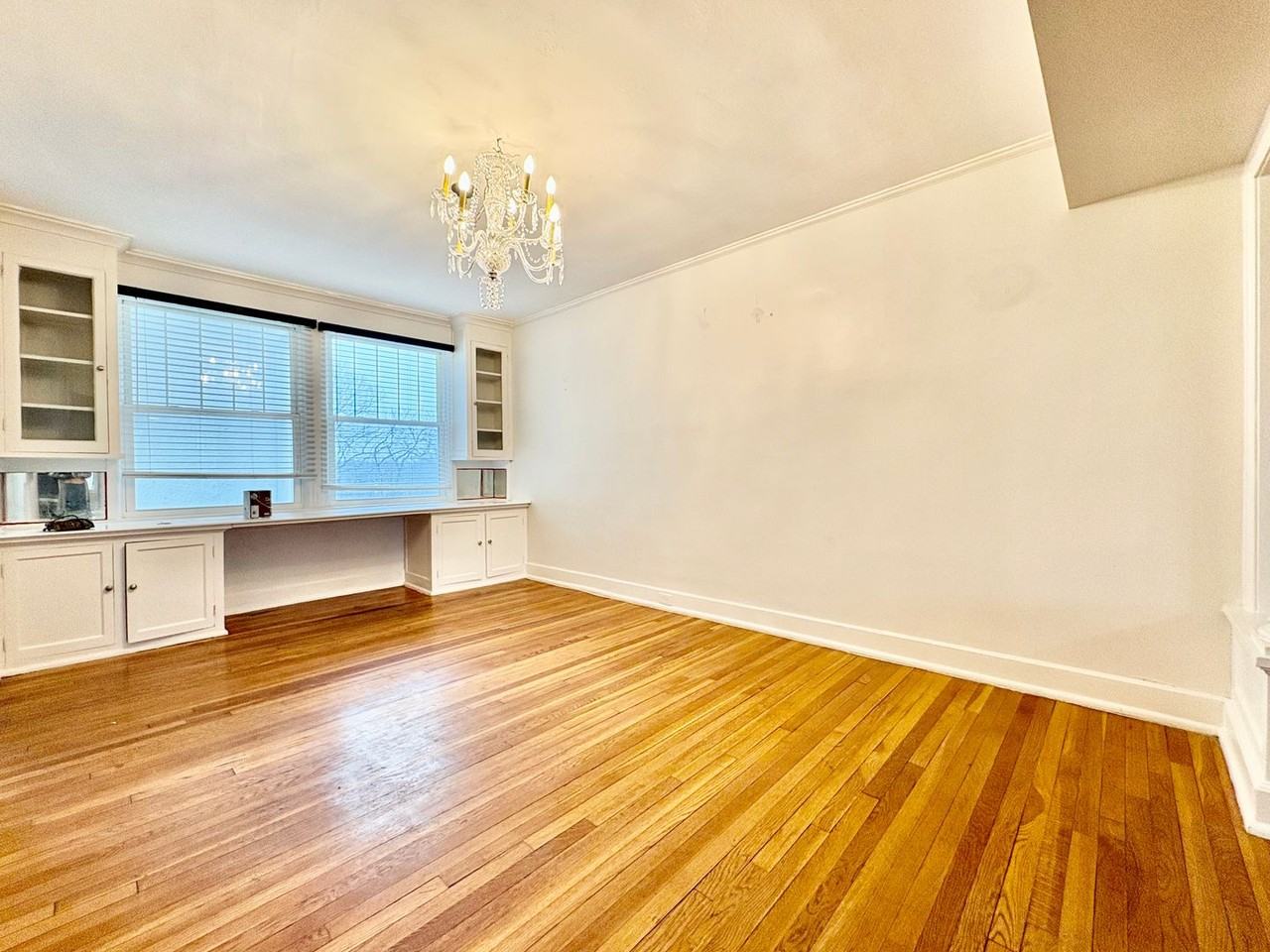 402 E 43rd St - Photo 3 of 17