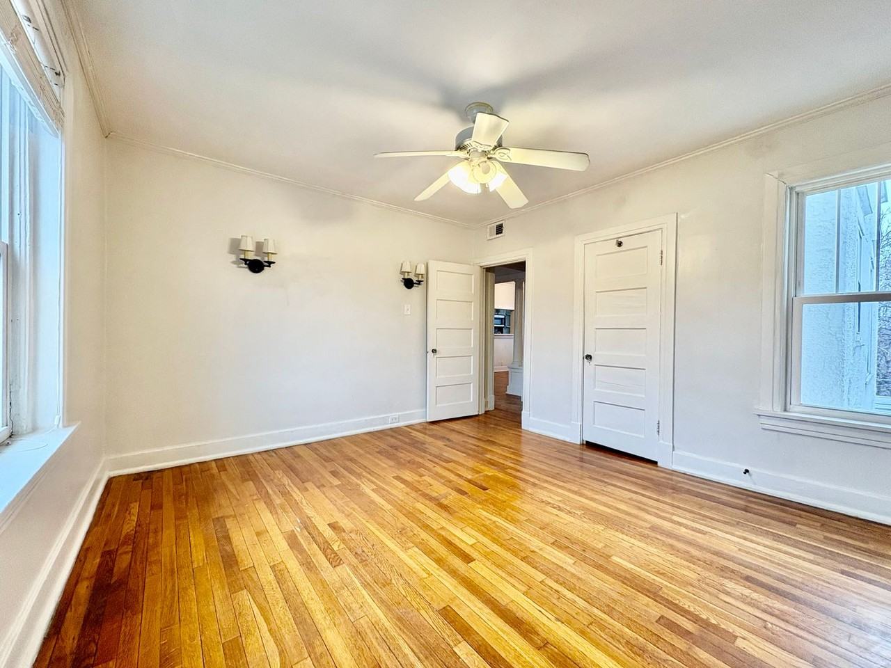 402 E 43rd St - Photo 7 of 17