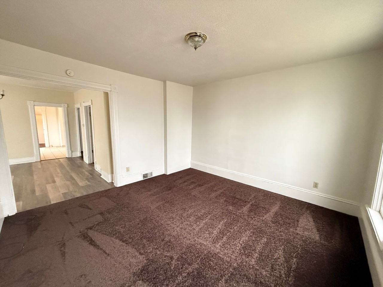 301 Summit Ave - Photo 6 of 21