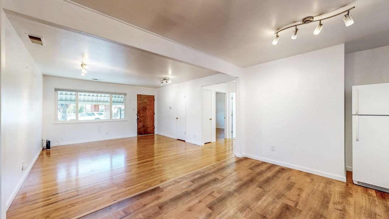 1442 3rd St - Photo 6 of 35